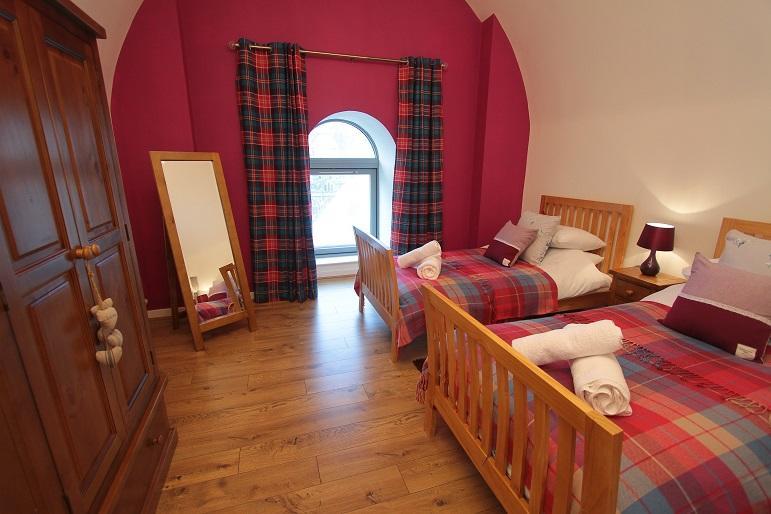 The Highland Club Hotel Форт Аугустус Екстериор снимка